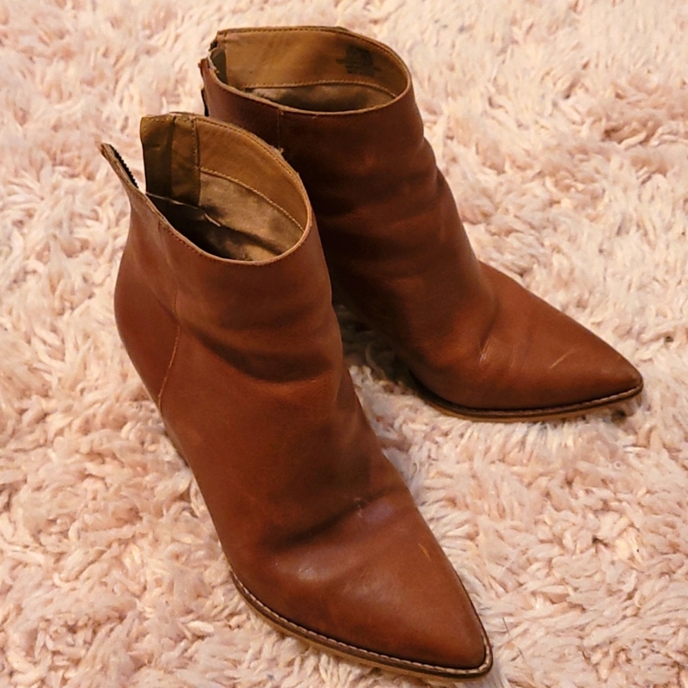 Lucky Brand brown leather boots - barely worn